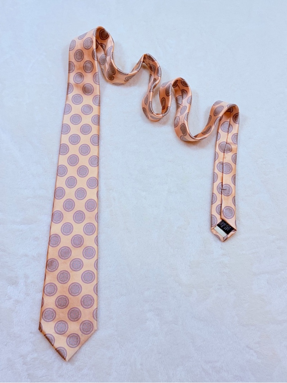 Source Unknown‎ Peach Tie with Lilac Medallion Dots